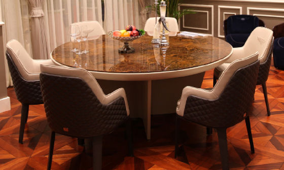 La mobilia commerciale del ristorante dell'hotel presenta e presiede la progettazione versatile