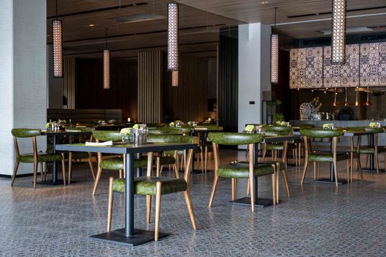 Set di mobili per appartamenti in stile resort resistente all'usura Divano e sedie personalizzati