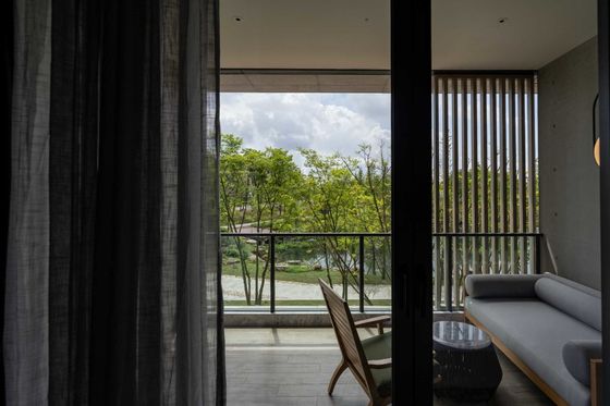 Set di mobili per appartamenti in stile resort resistente all'usura Divano e sedie personalizzati
